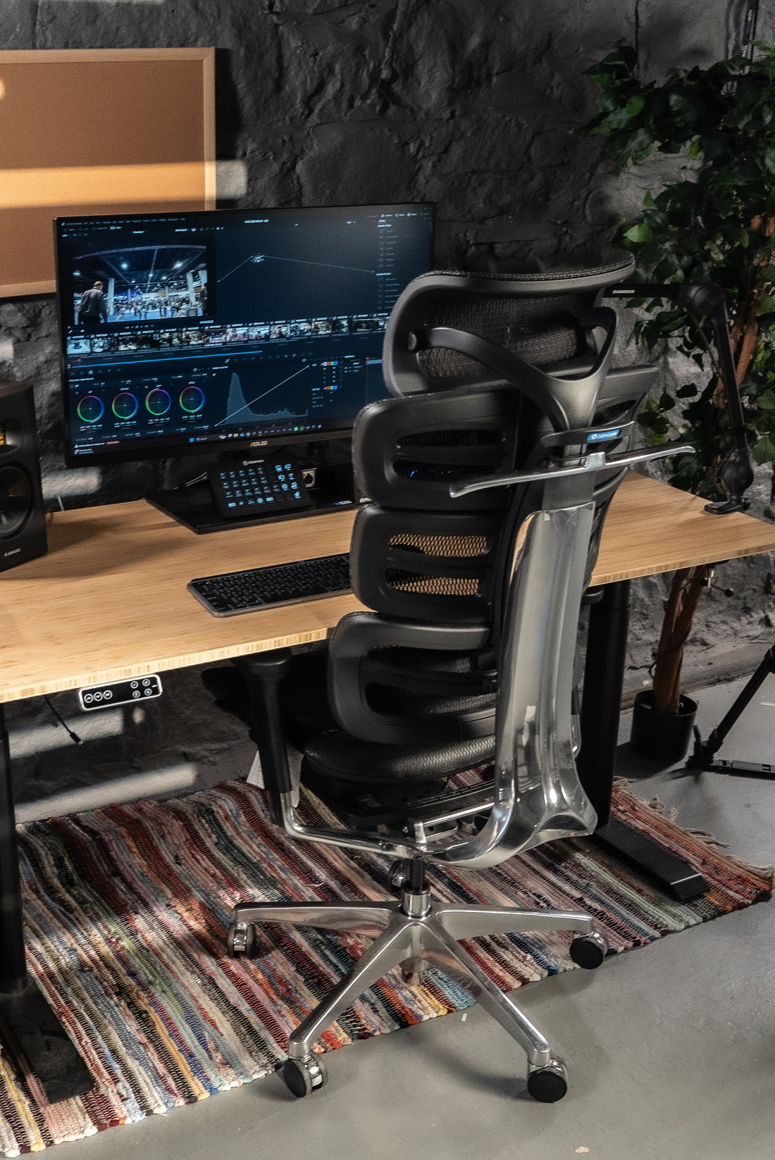 slider image slider_item_FjPQNE